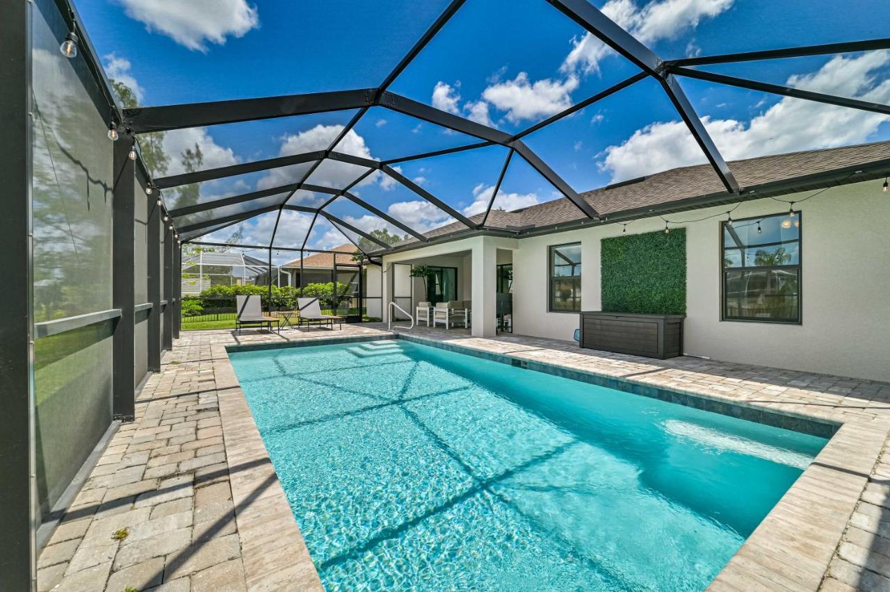 Centrally Located Cape Coral Oasis On Fresh Water Villa Exterior photo