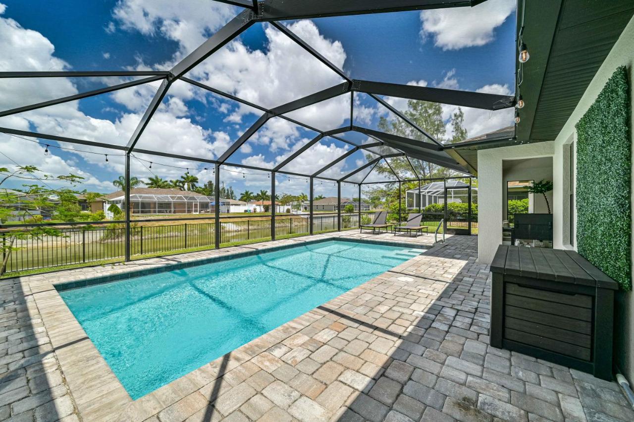 Centrally Located Cape Coral Oasis On Fresh Water Villa Exterior photo